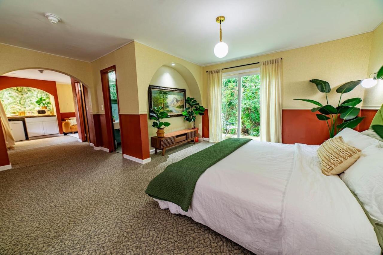 The Springs Motel New Ashford Екстер'єр фото