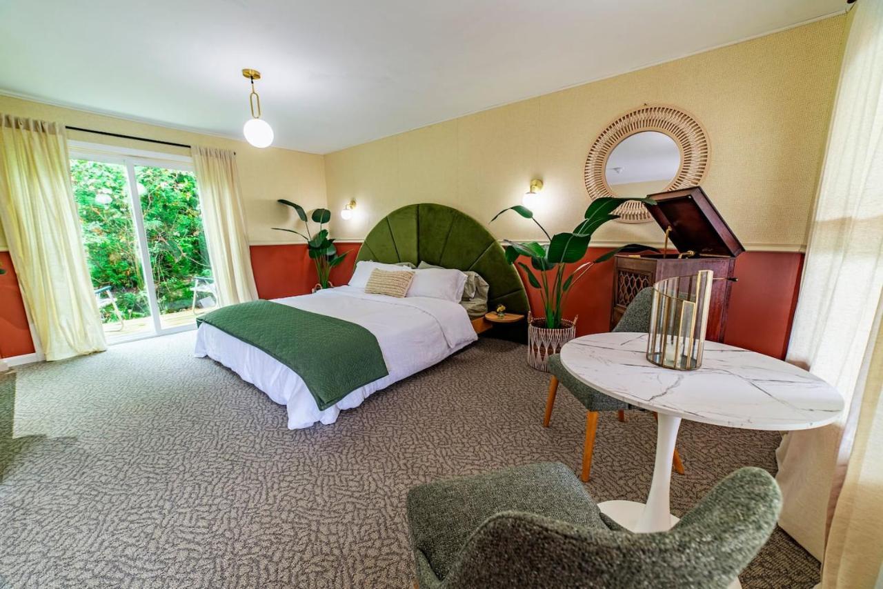 The Springs Motel New Ashford Екстер'єр фото