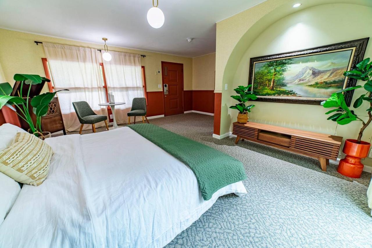 The Springs Motel New Ashford Екстер'єр фото
