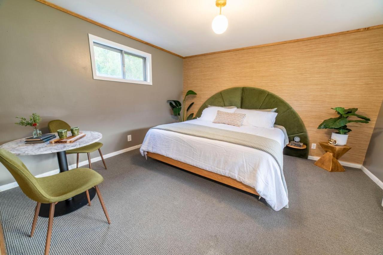The Springs Motel New Ashford Екстер'єр фото