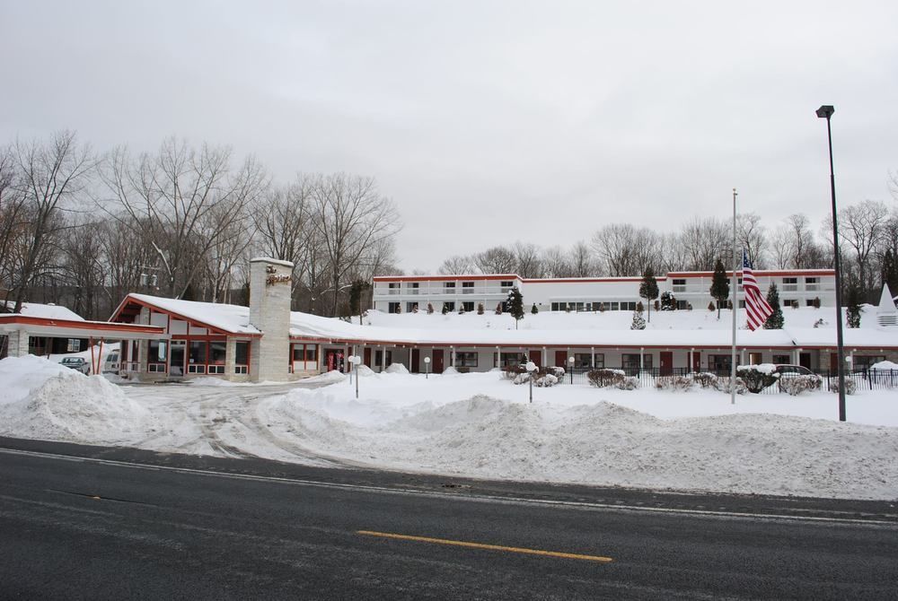 The Springs Motel New Ashford Екстер'єр фото